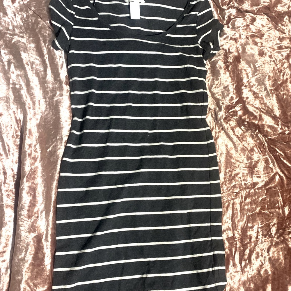 ADORABLE TIGHT DRESS 💙🤍 - Picture 6 of 6